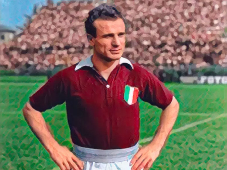 Valentino Mazzola con la maglia del Torino Il capitano del Grande Torino Valentino Mazzola