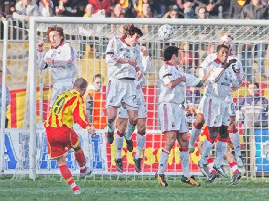 Javier Chevanton calcia e segna la punizione contro il Milan al Via del Mare nel 2004