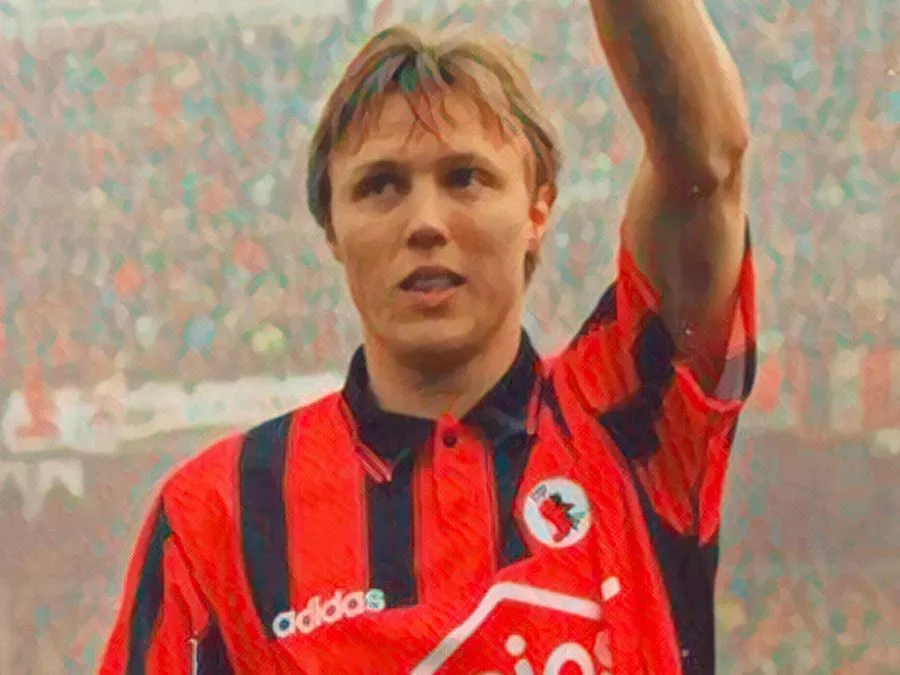 Esultanza di Kolyvanov del Foggia dopo il gol decisivo contro il Parma il 20 febbraio 1994