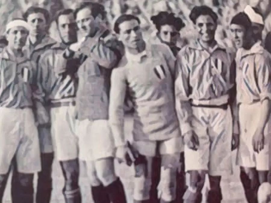 Prima apparizione dello scudetto tricolore sulle maglie nel 1920 a Fiume