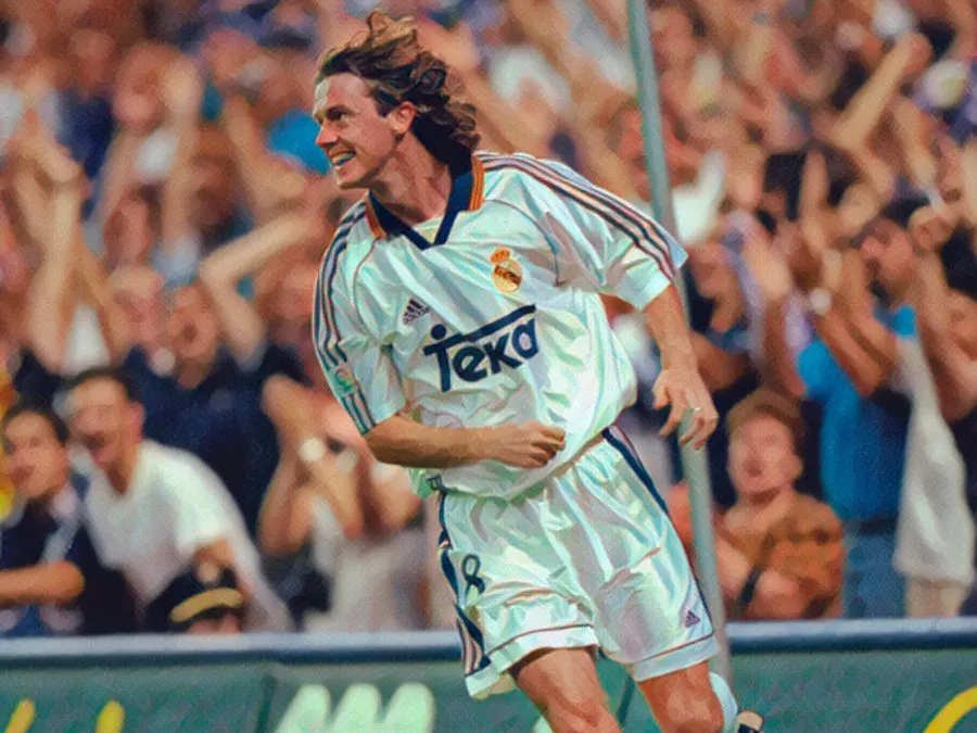 Steve McManaman con la maglia del Real Madrid durante una finale di Champions League