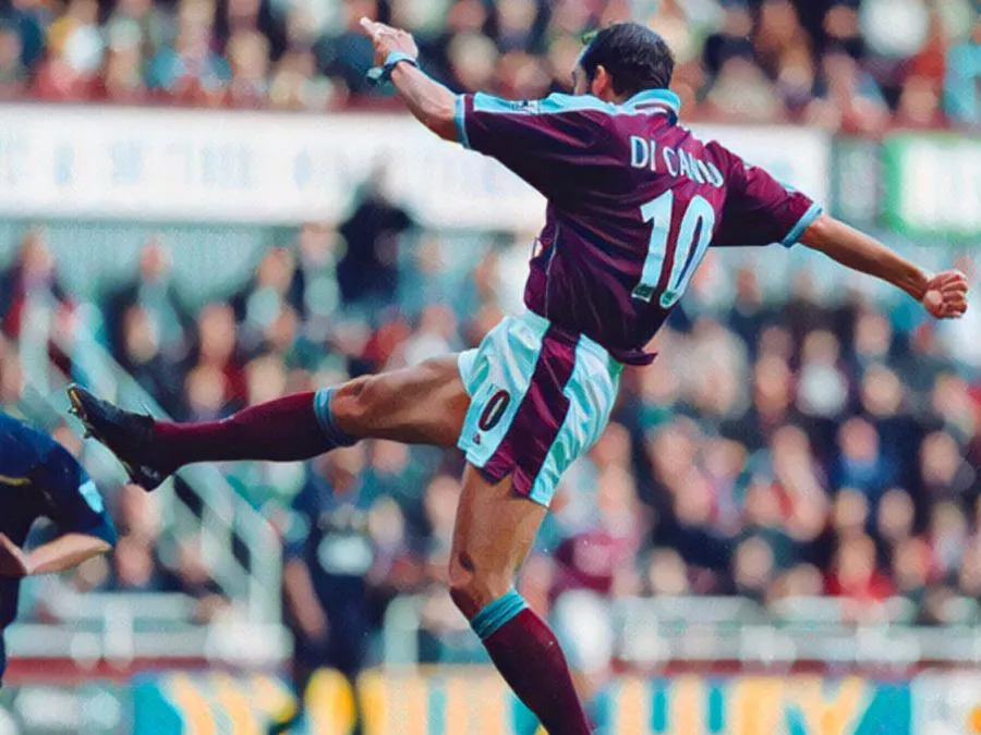 Paolo Di Canio in sforbiciata segna contro il Wimbledon con la maglia del West Ham