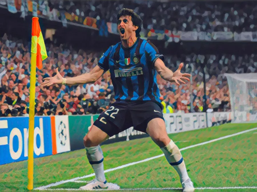 Diego Milito esulta dopo uno dei gol segnati nella finale di Champions League 2010 tra Inter e Bayern Monaco