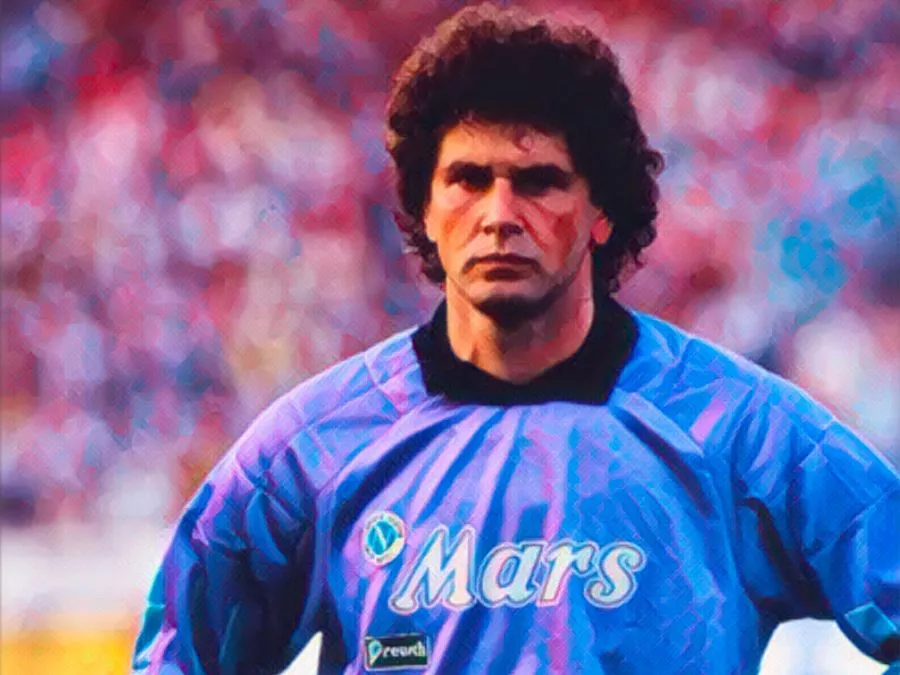 Giuliano Giuliani con la maglia del Napoli durante una partita di Serie A