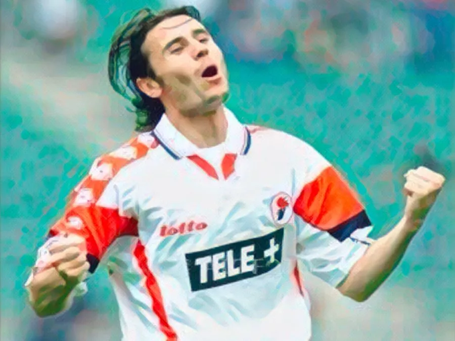 Yksel Osmanovski con la maglia del Bari nella stagione 1998-1999