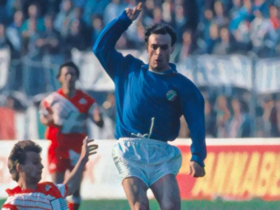 Salvatore Schillaci con la maglia della Nazionale italiana durante la partita amichevole contro la Svizzera nel 1990