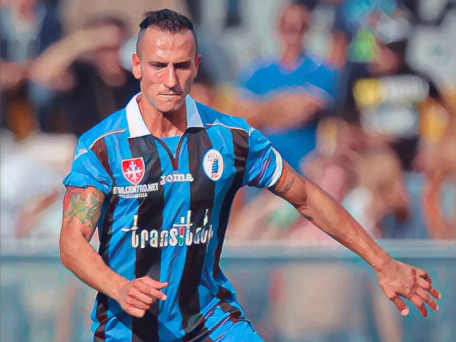 Aiman Napoli con la maglia del Pisa