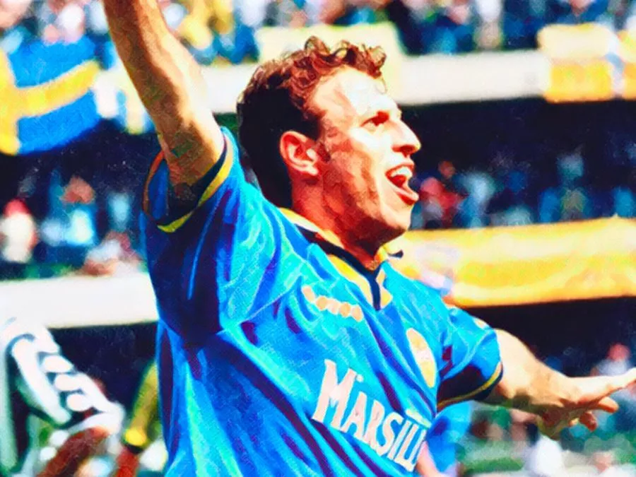 Fabrizio Cammarata esulta dopo il gol contro la Juventus al Bentegodi nel 2000