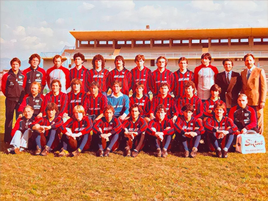 La rosa del Cosenza vincitrice della vittoria Coppa Anglo-Italiana nel 1983