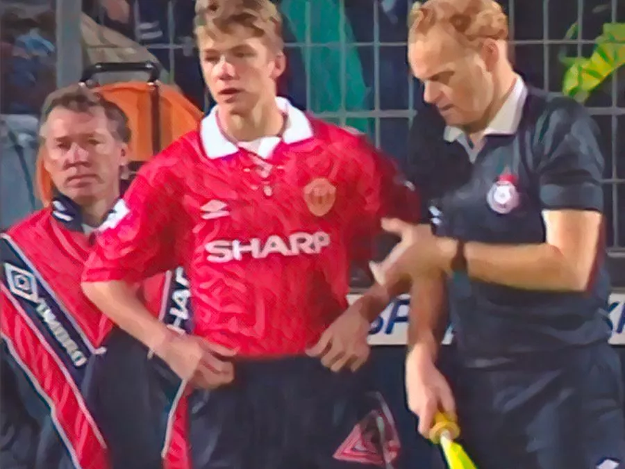David Beckham al debutto in Premier League con il Manchester United nel 1995