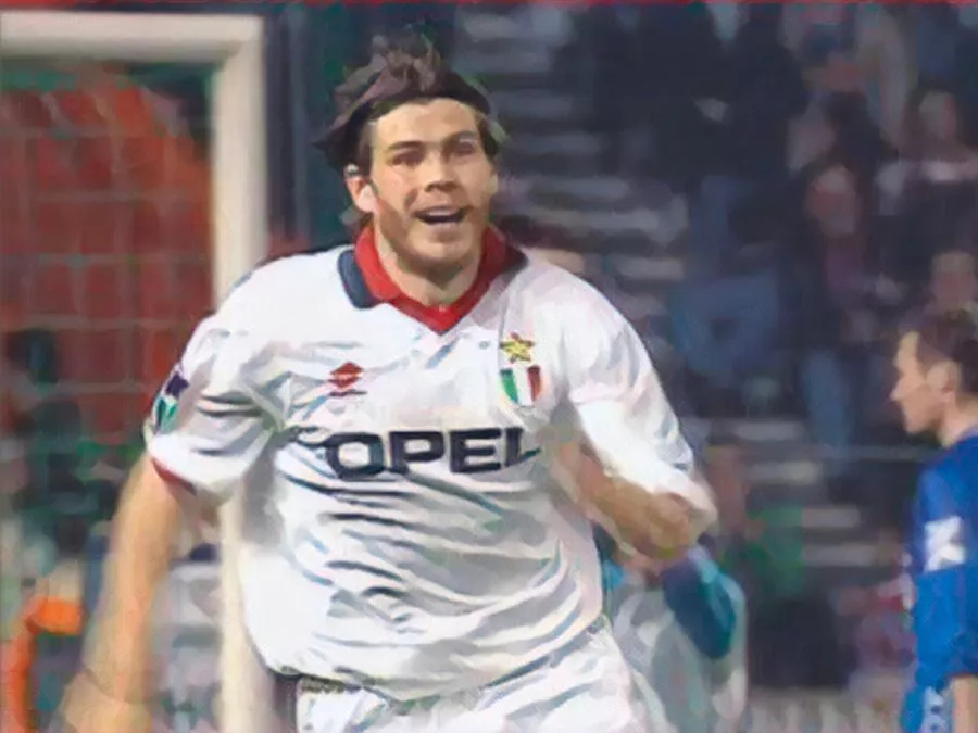 Zvonimir Boban esulta dopo il gol contro il PSG al Parc des Princes nel 1995