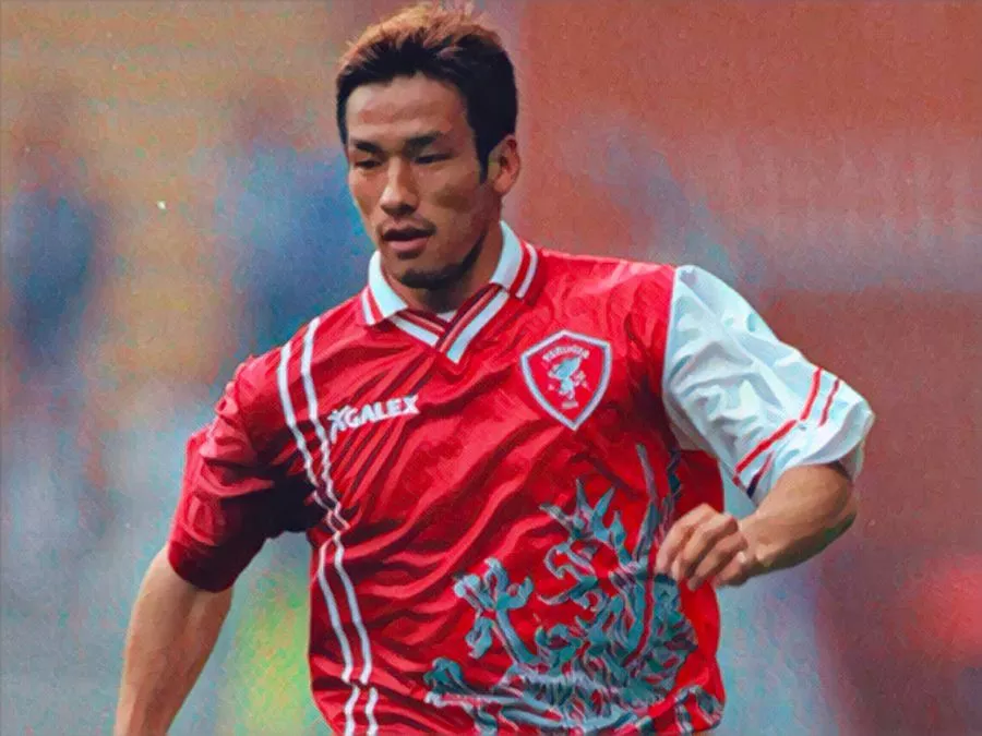 Hidetoshi Nakata in azione con la maglia del Perugia nel 1998