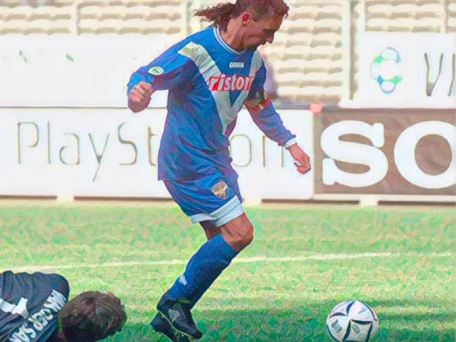 Roberto Baggio segna il gol capolavoro contro la Juventus con la maglia del Brescia