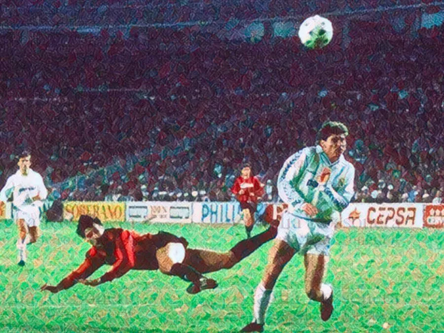 Marco Van Basten segna di testa contro il Real Madrid al Bernabeu nel 1989