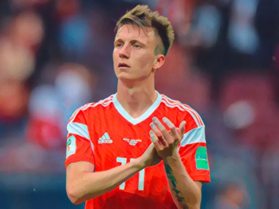 Aleksandar Golovin esulta con la maglia della Russia ai Mondiali 2018