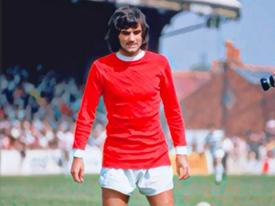 George Best in azione contro il Bari durante la tournée negli Stati Uniti nel 1970
