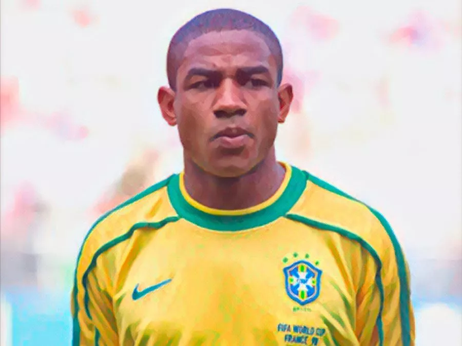 Cesar Sampaio con la maglia del Brasile durante i Mondiali di Francia 1998