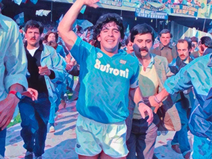 Maradona festeggia il primo Scudetto della storia del Napoli  il 10 maggio 1987 al San Paolo