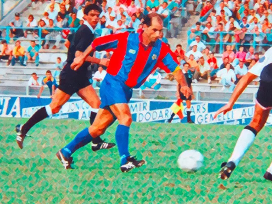 L'attaccante e capitano del Cosenza Gigi Marulla autore del gol allo Stadio Adriatico di Pescara il 26 giugno 1991