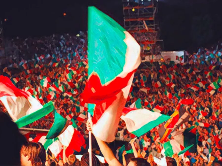 Tifosi italiani in piazza per festeggiare la vittoria della Nazionale di Roberto Mancini 11 luglio 2021