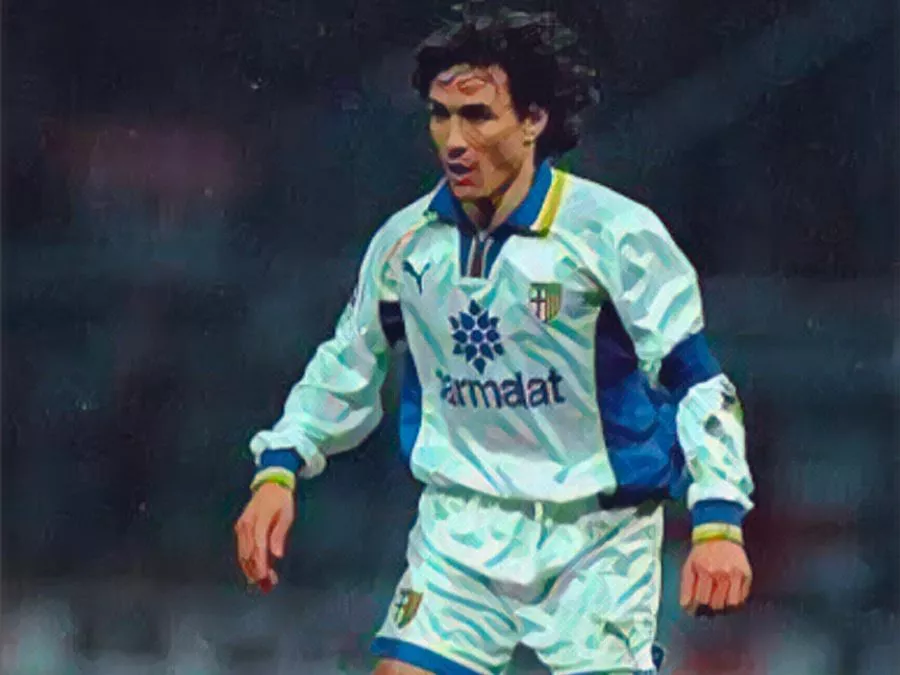 Antonio Benarrivo in corsa sulla fascia con la maglia gialloblù del Parma negli anni novanta