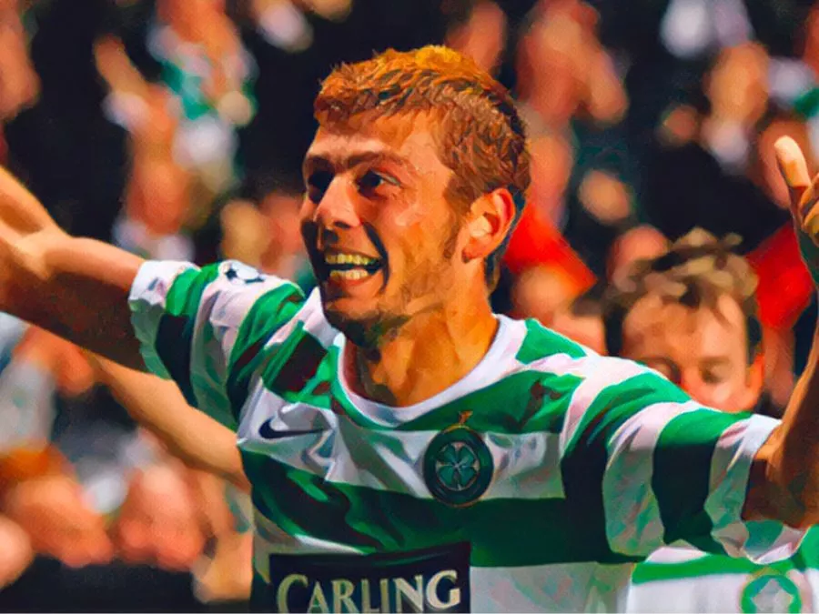 Massimo Donati esulta al Celtic Park con la maglia biancoverde dopo il gol decisivo contro lo Shakhtar Donetsk in Champions League