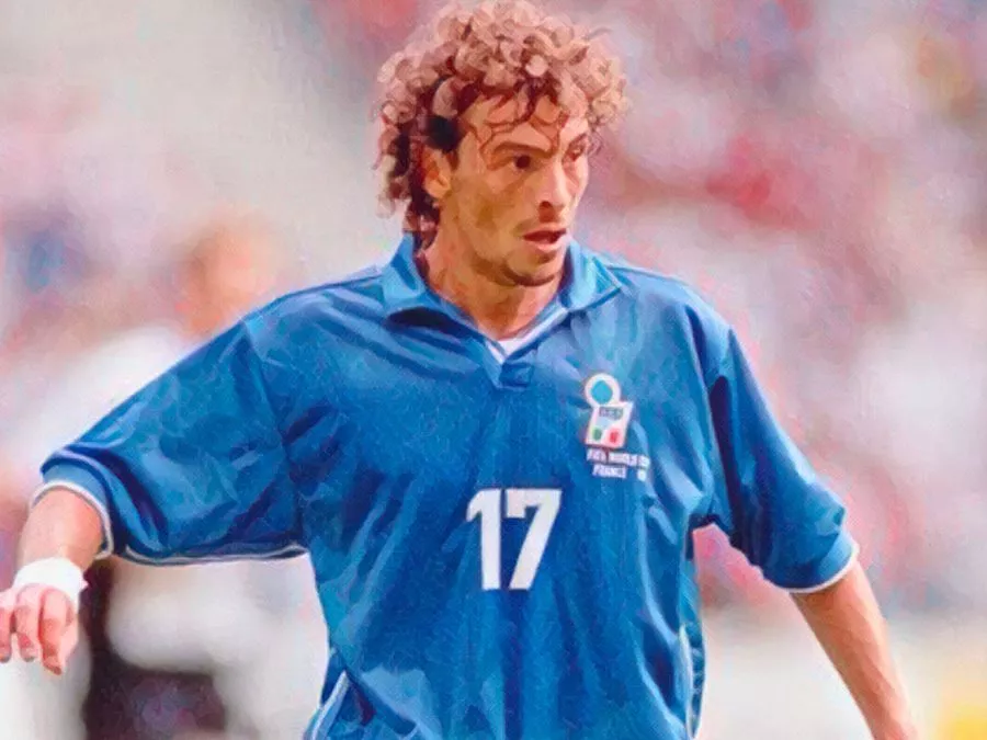 Francesco Moriero con la maglia dell'Italia