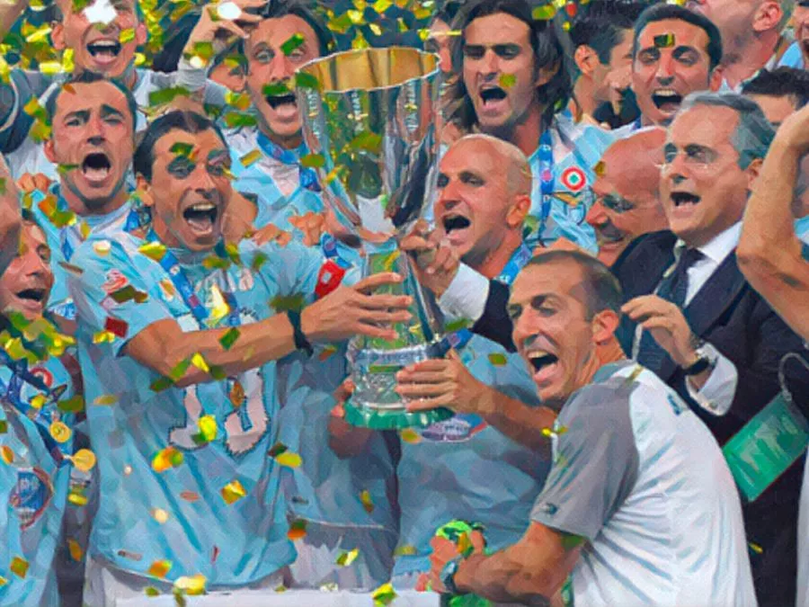 Tommaso Rocchi esulta con la maglia della Lazio insieme ai suoi compagni la vittoria della Supercoppa Italiana contro l'Inter nel 2009